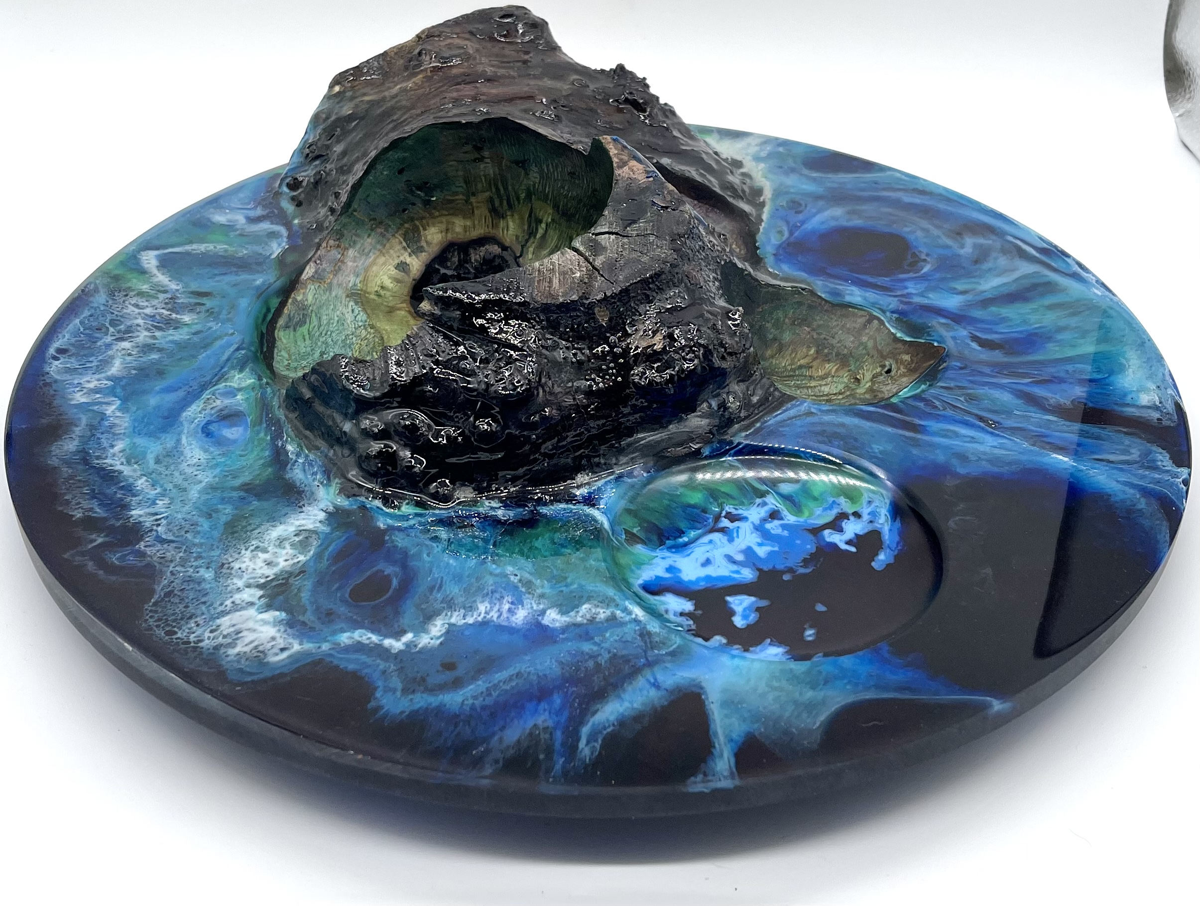 Oak burl and resin decorative art form or wall hing - Image 10