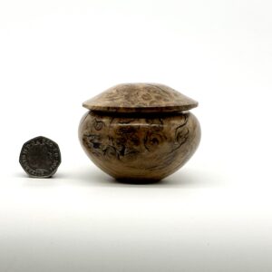 Stabilised oak burl trinket box