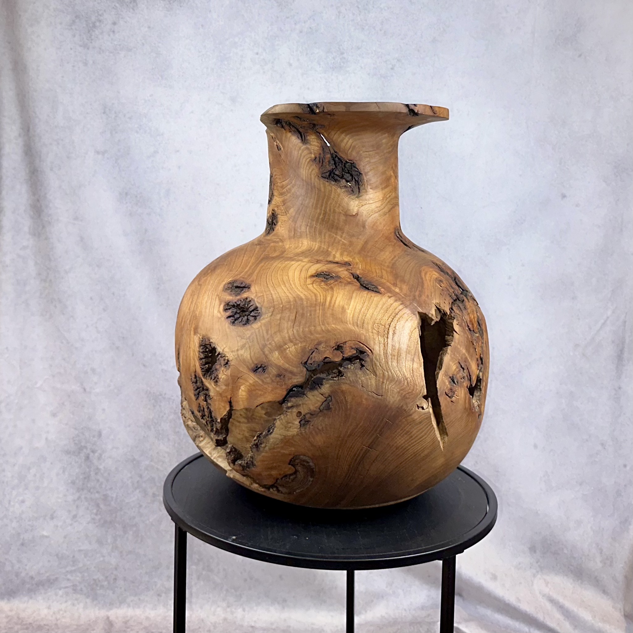 Elm burl Egyptian vase Sculpture - Image 8
